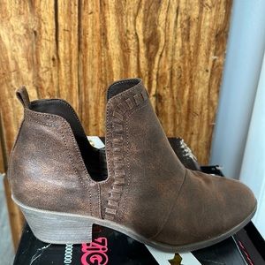 Rock & Candy brown booties